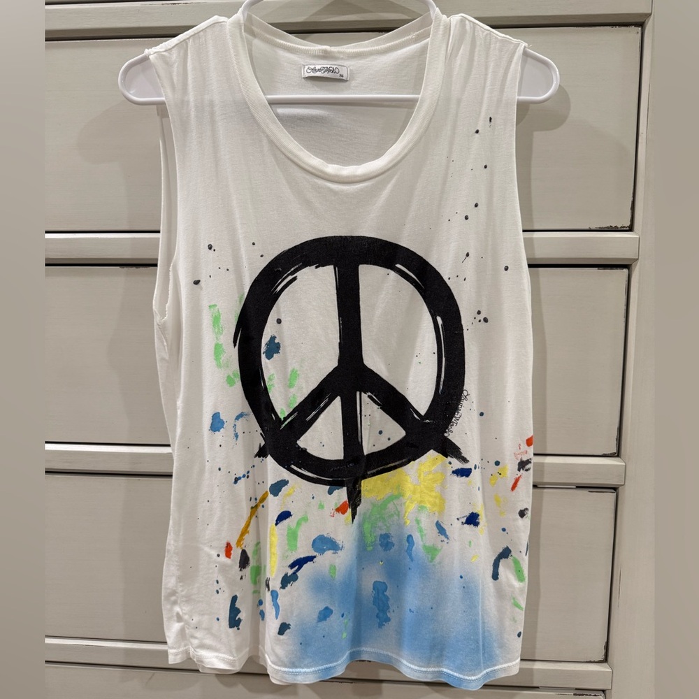 EUC Lauren Moshi Kel Peace Sign